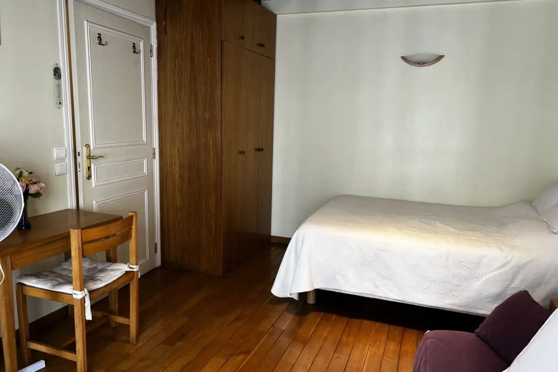 Studio Proche De La Place Des Vosges, Paris