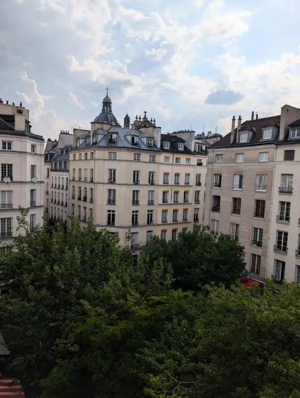 Studio Proche De La Place Des Vosges, Paris