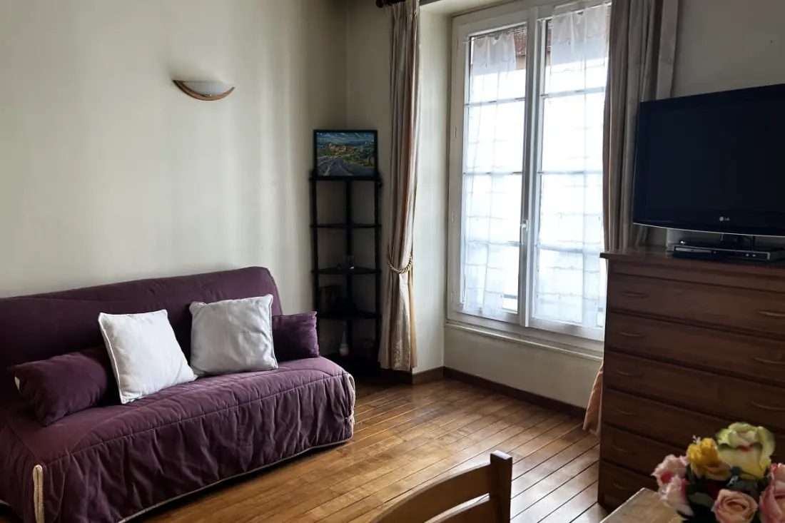 Studio Proche De La Place Des Vosges, Paris
