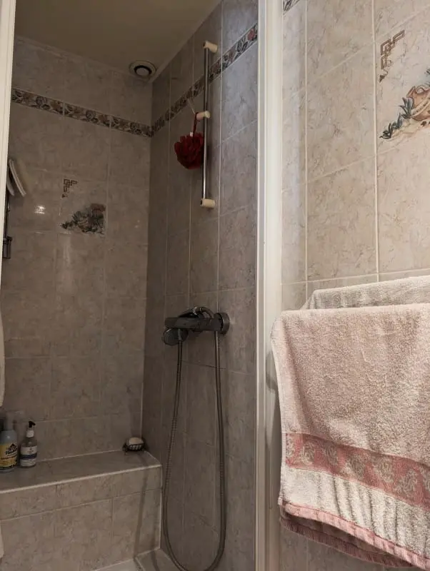 Studio Proche De La Place Des Vosges, Paris