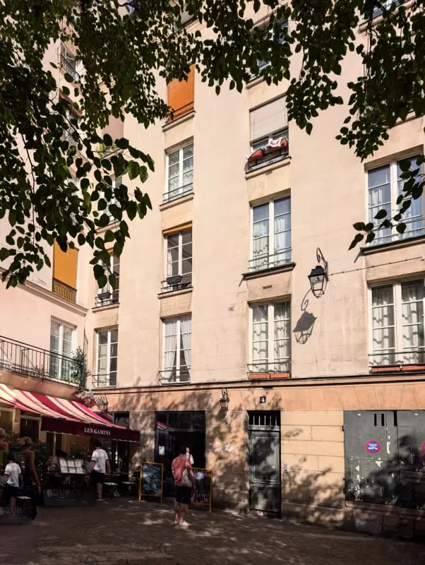 Studio Proche De La Place Des Vosges, Paris