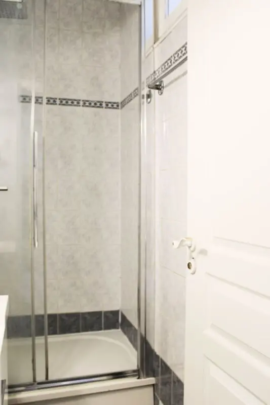 Appartement Au Cœur De Paris, Calme Et Pratique