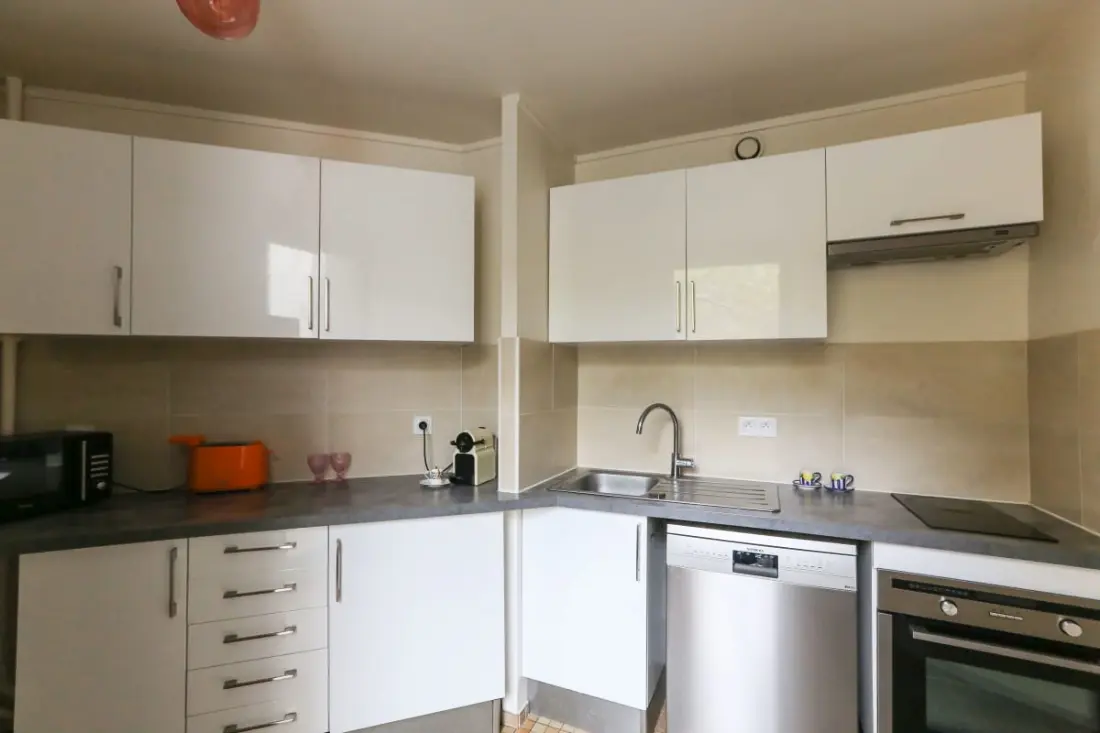 Appartement Lumineux à Paris Avec Balcon Filant