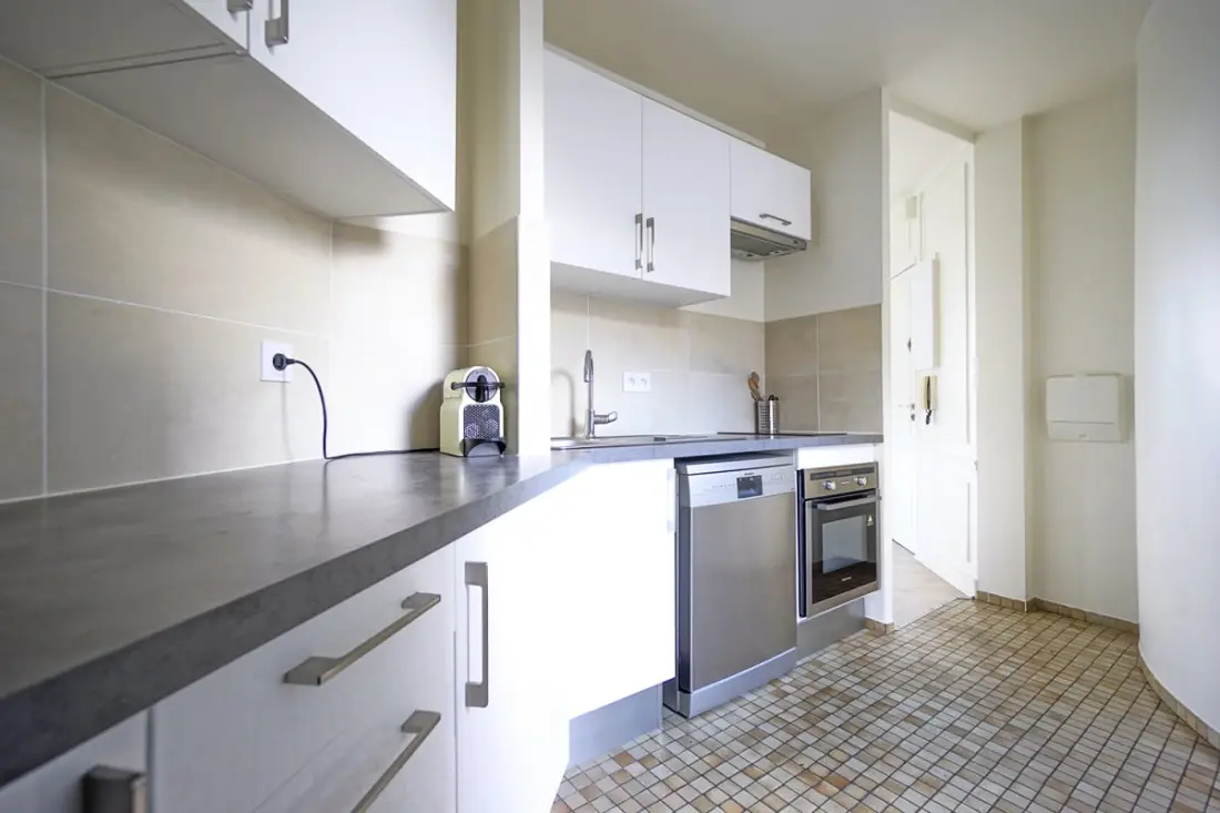 Appartement Lumineux à Paris Avec Balcon Filant