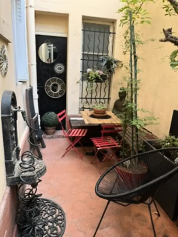Charmant T2 Batignolles Avec Cour Privée