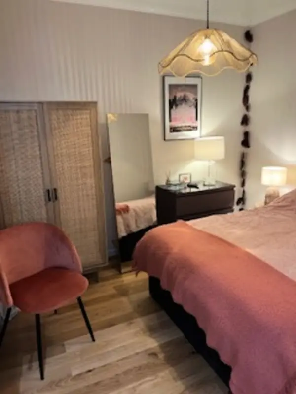 Charmant T2 Batignolles Avec Cour Privée