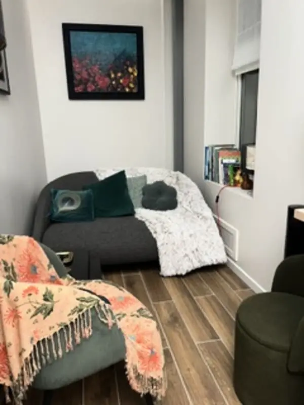 Charmant T2 Batignolles Avec Cour Privée