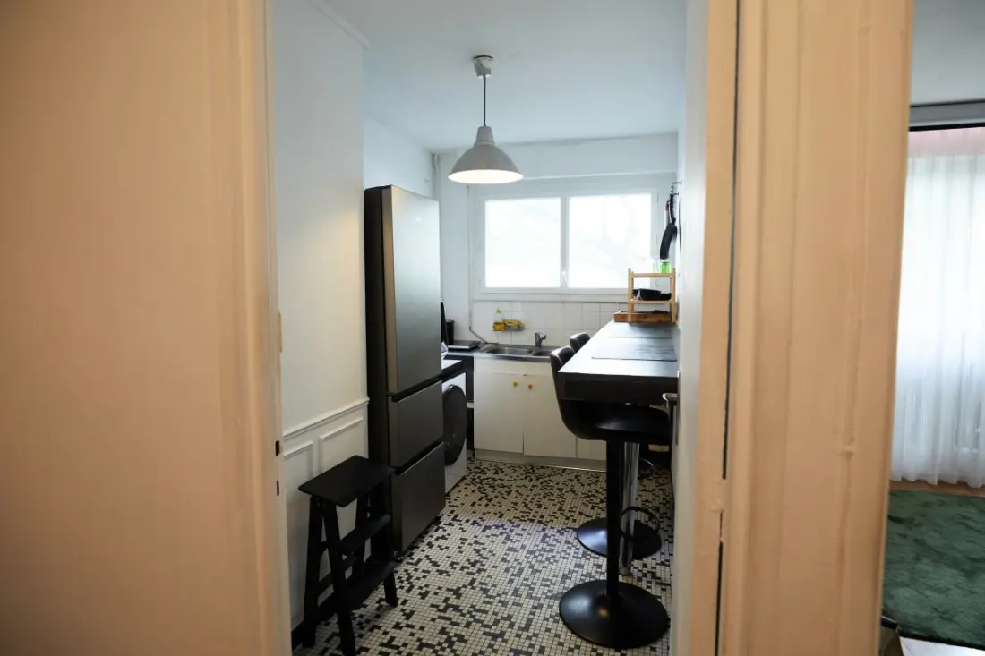 Studio Avec écran Cinéma Près Bois De Vincennes