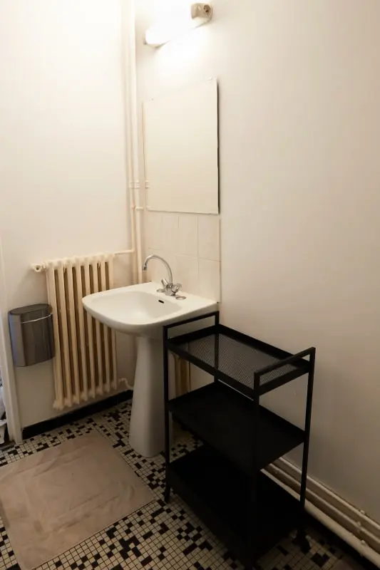 Studio Avec écran Cinéma Près Bois De Vincennes