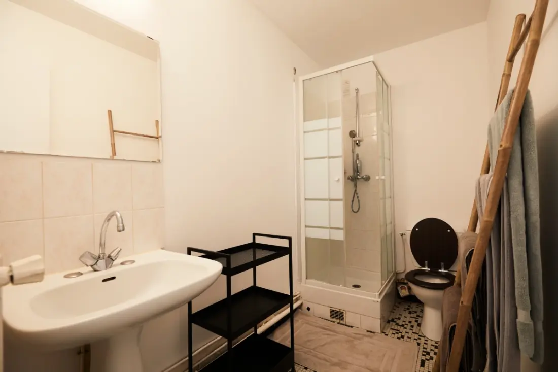 Studio Avec écran Cinéma Près Bois De Vincennes