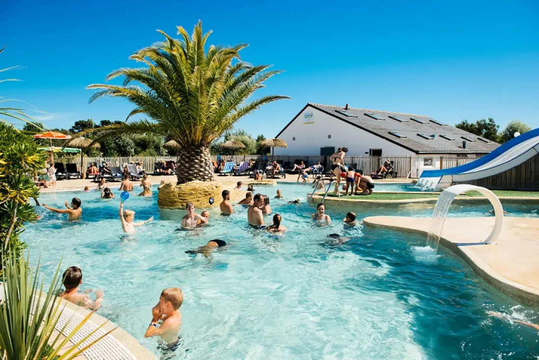 Camping Les Iles 51 étoiles★