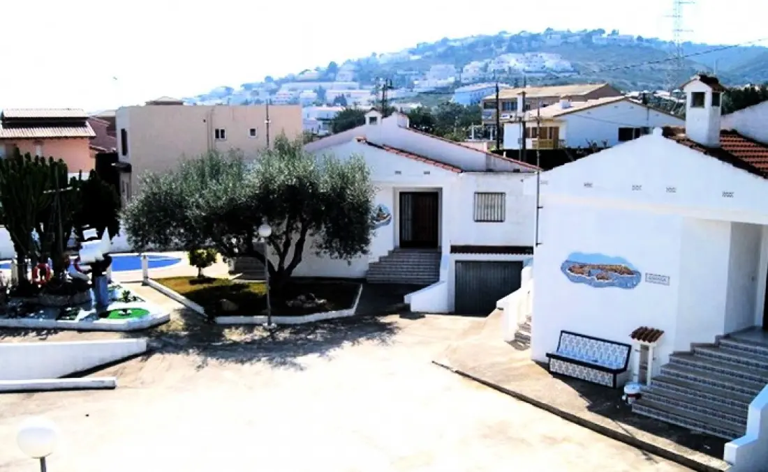 Chalets Independientes Les Illes