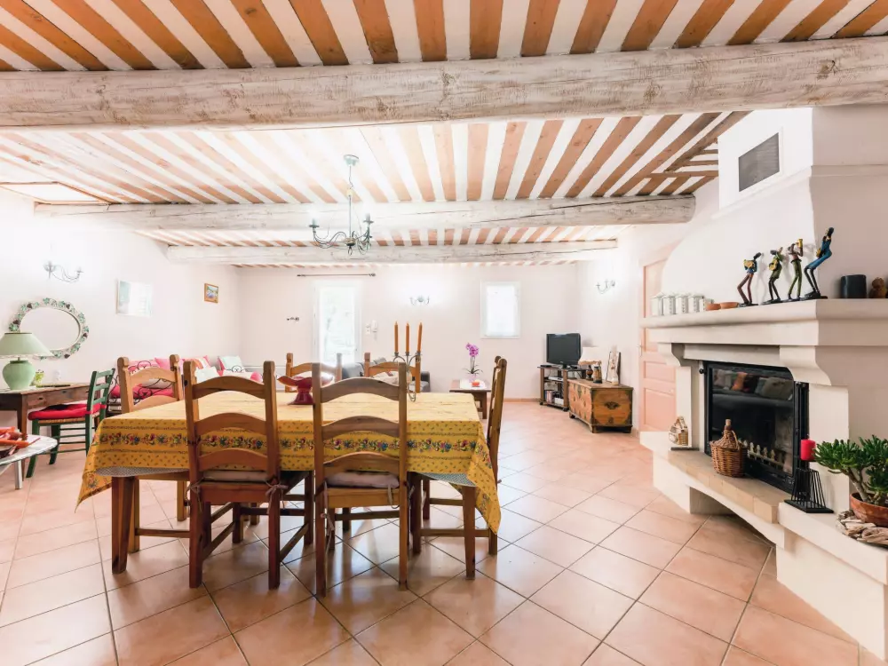 Maison de Vacances Pernes les Fontaines