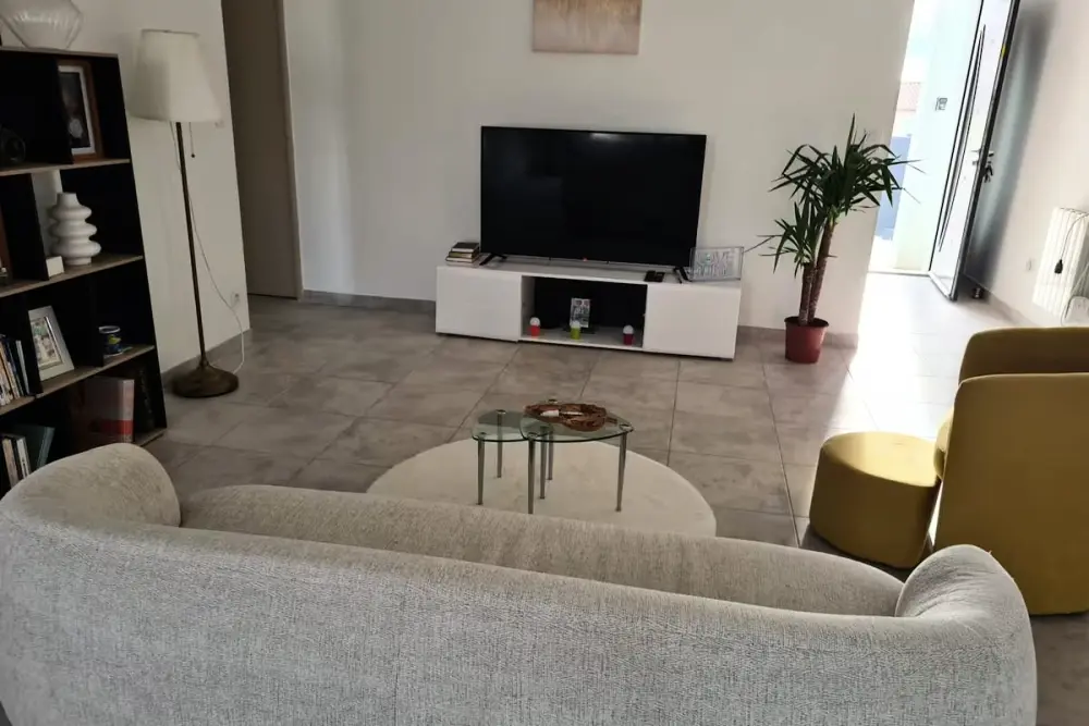 Maison Lumineuse à Pezens Pour 8 Personnes