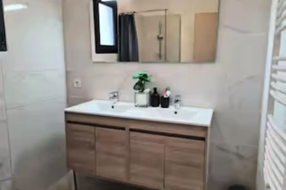 Maison Lumineuse à Pezens Pour 8 Personnes