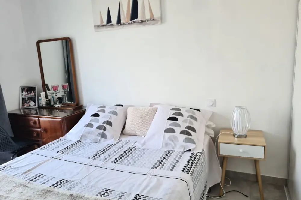 Maison Lumineuse à Pezens Pour 8 Personnes