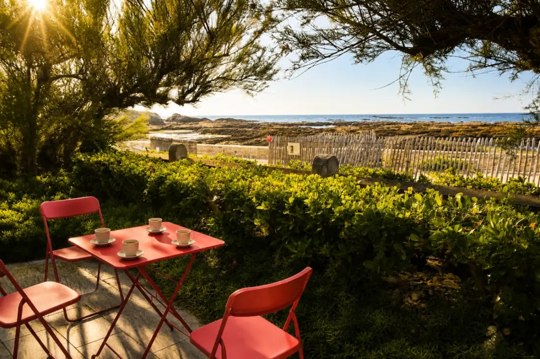 Maison En Bord De Mer Avec Vue Sur La Falaise