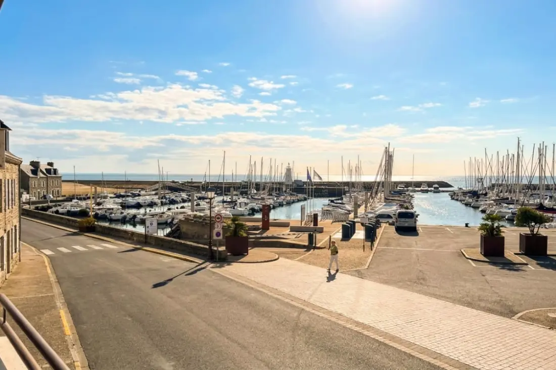 Maison Face Au Port Avec Terrasse, Tout à Pied