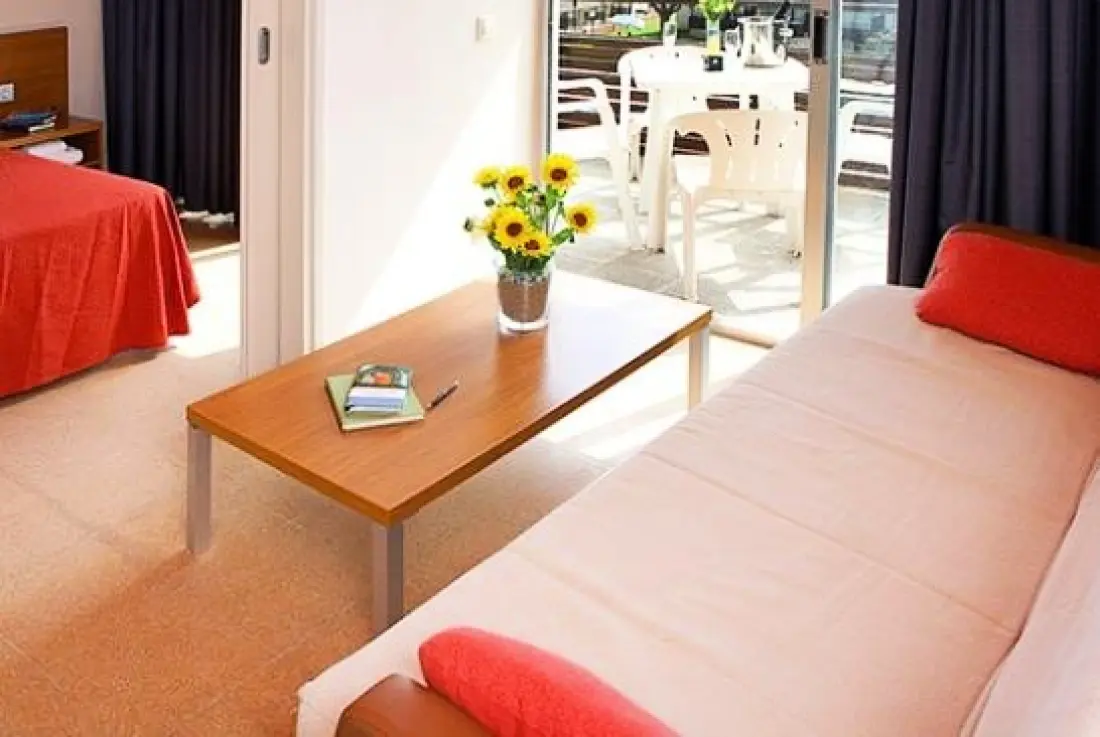 Aparthotel Comtat Sant Jordi by Viajes Velero