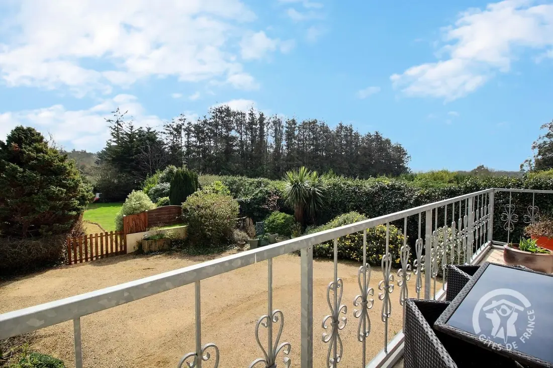 Gîte de France Arevor-terrasse 3 épis