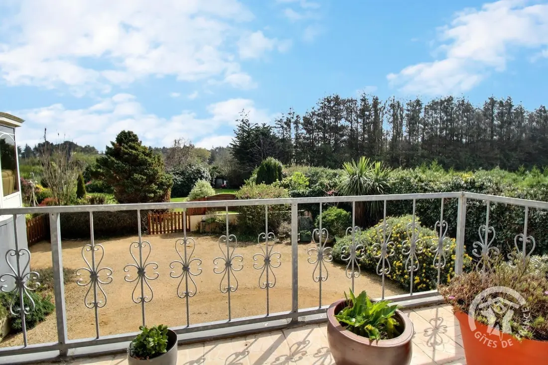 Gîte de France Arevor-terrasse 3 épis