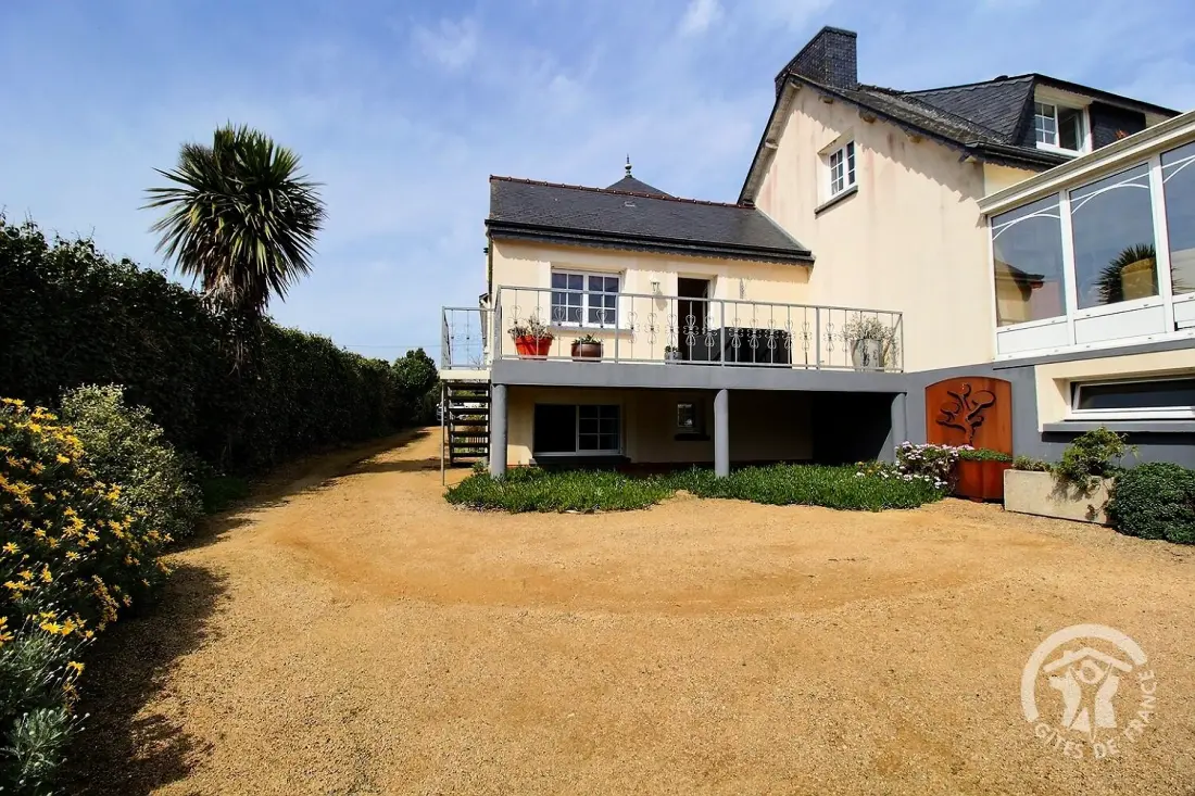 Gîte de France Arevor-terrasse 3 épis