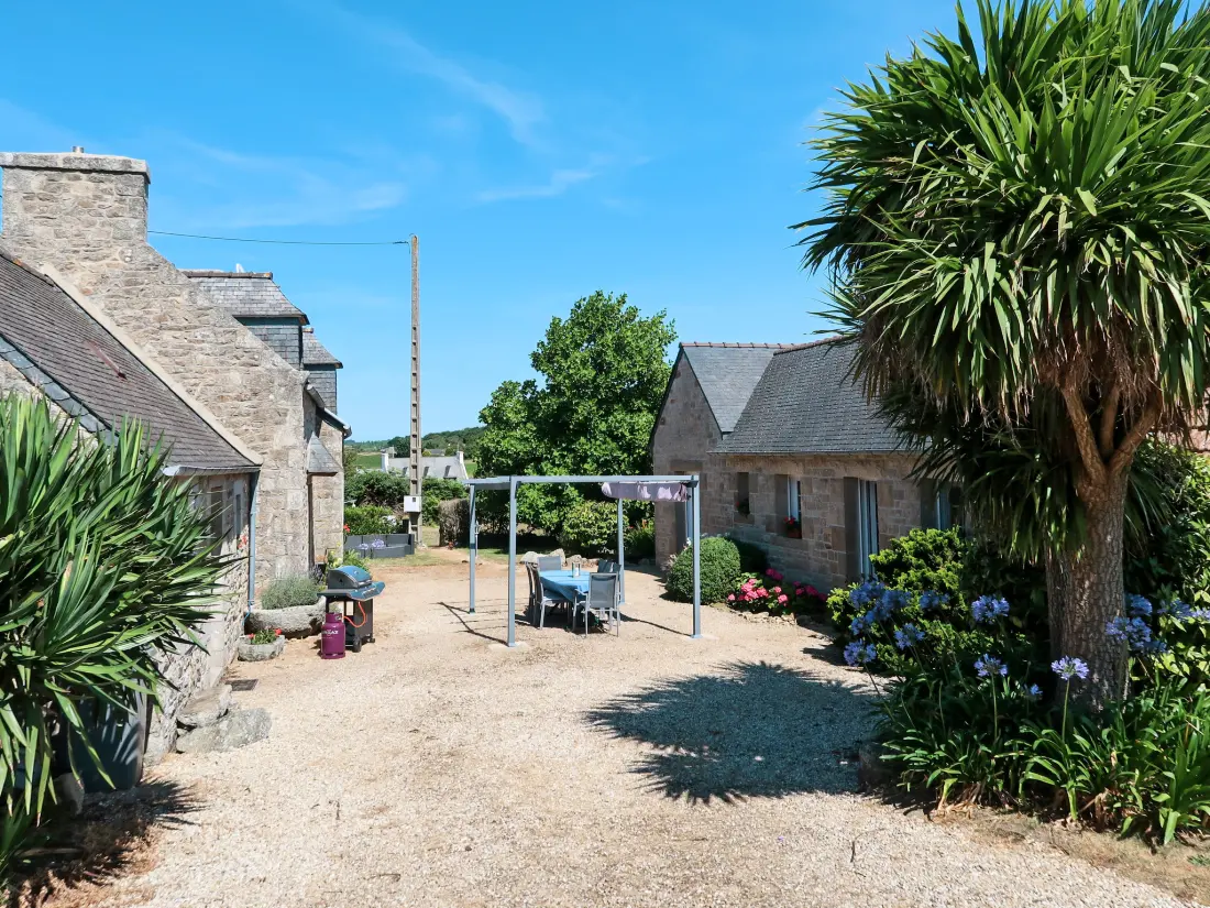 Maison de Vacances Plounevez Lochrist