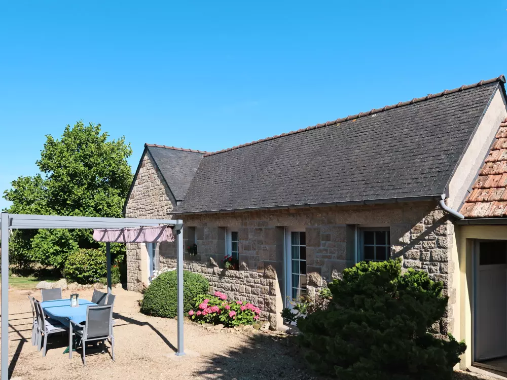 Maison de Vacances Plounevez Lochrist