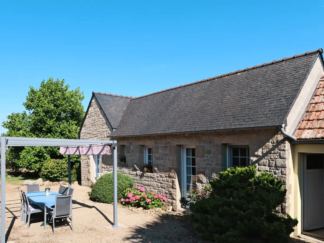 Maison de Vacances Plounevez Lochrist