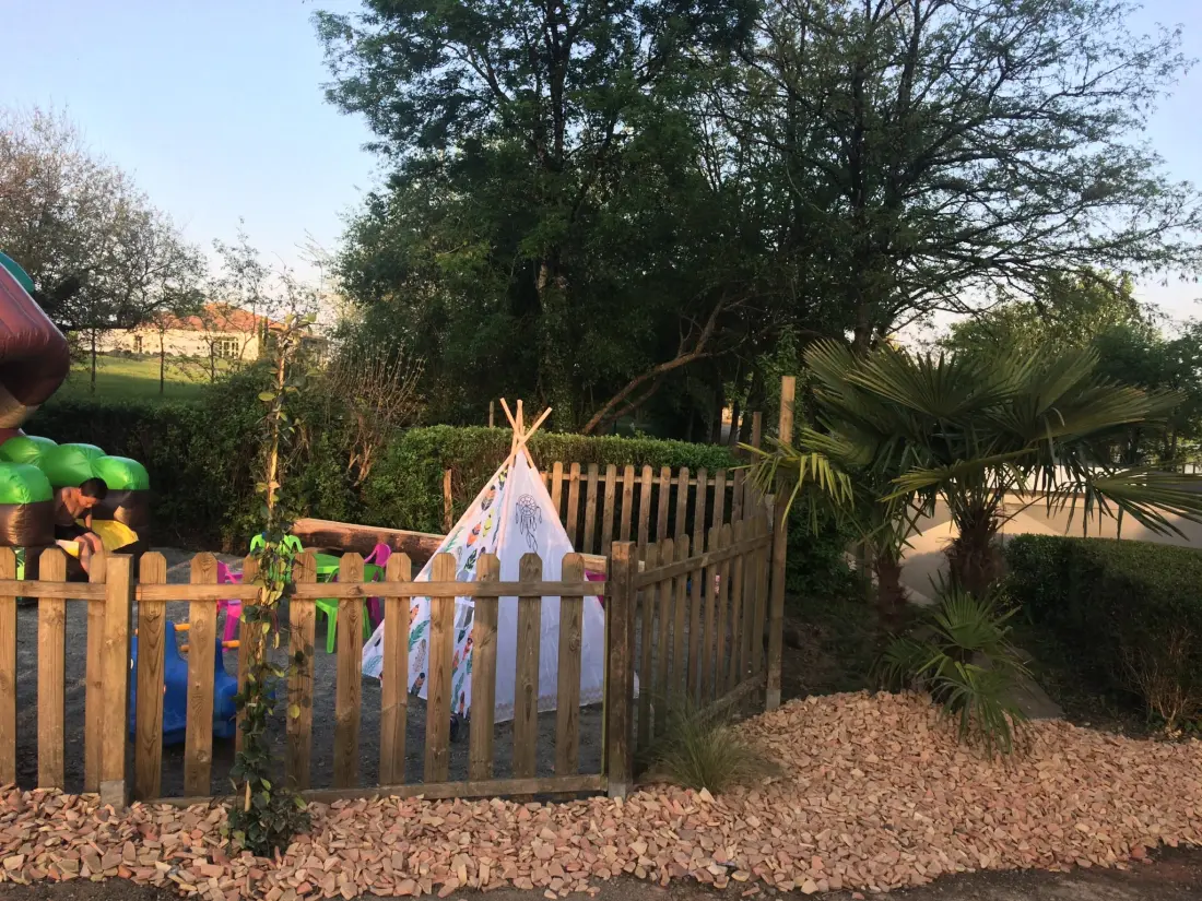 Flower Camping Côté Lac 3 étoiles★★★