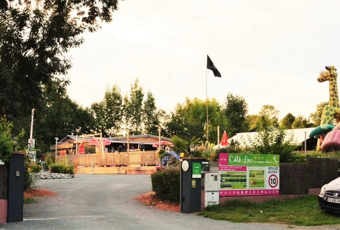 Flower Camping Côté Lac 3 étoiles★★★