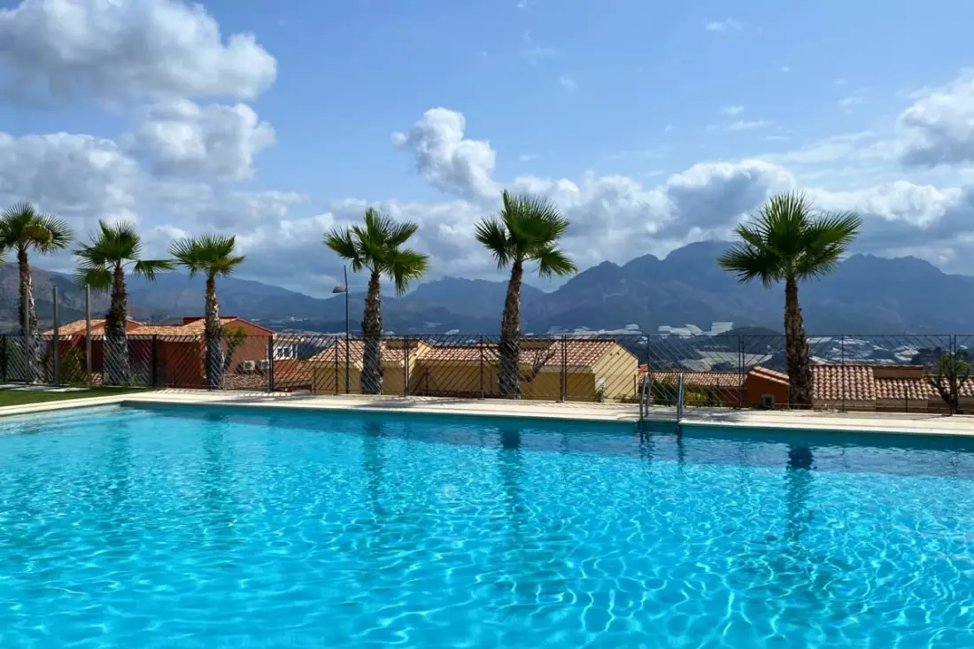 Charme, Confort Et Piscine Au Soleil De Polop !