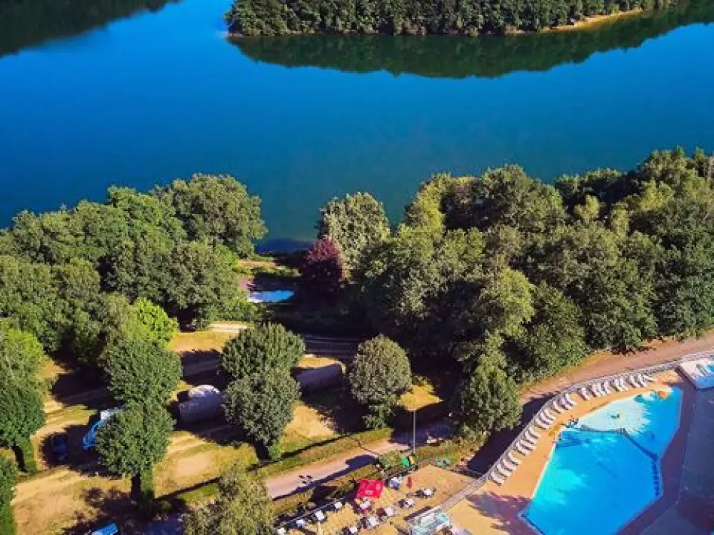 Camping Les Terrasses Du Lac  4 étoiles★★★★