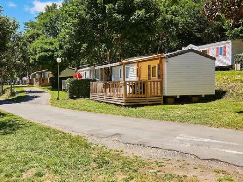 Camping Les Terrasses Du Lac  4 étoiles★★★★