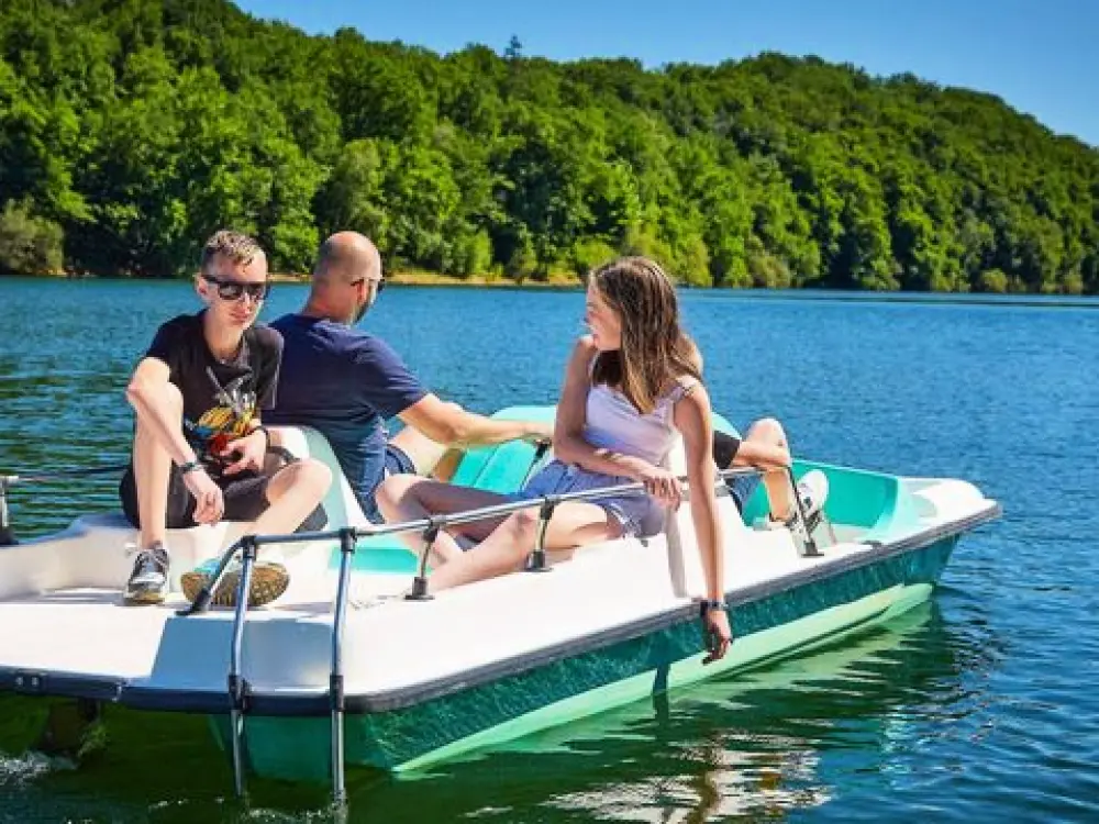 Camping Les Terrasses Du Lac  4 étoiles★★★★