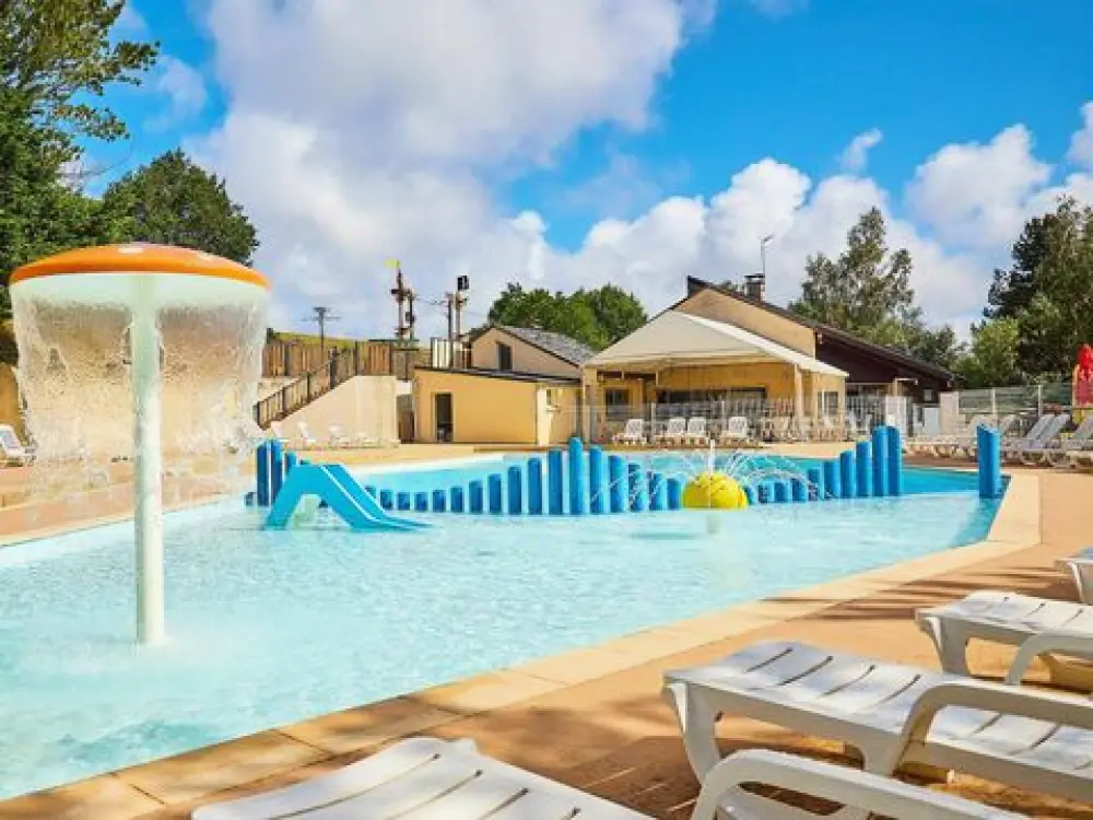 Camping Les Terrasses Du Lac  4 étoiles★★★★