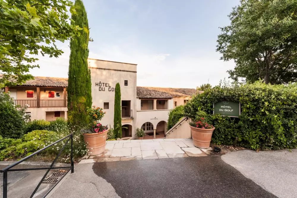 Hôtel du Golf Pierre & Vacances de Pont Royal3 étoiles★★★