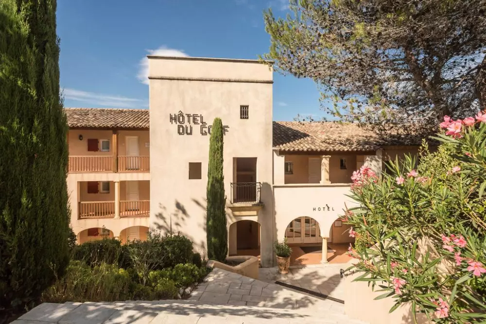 Hôtel du Golf Pierre & Vacances de Pont Royal3 étoiles★★★