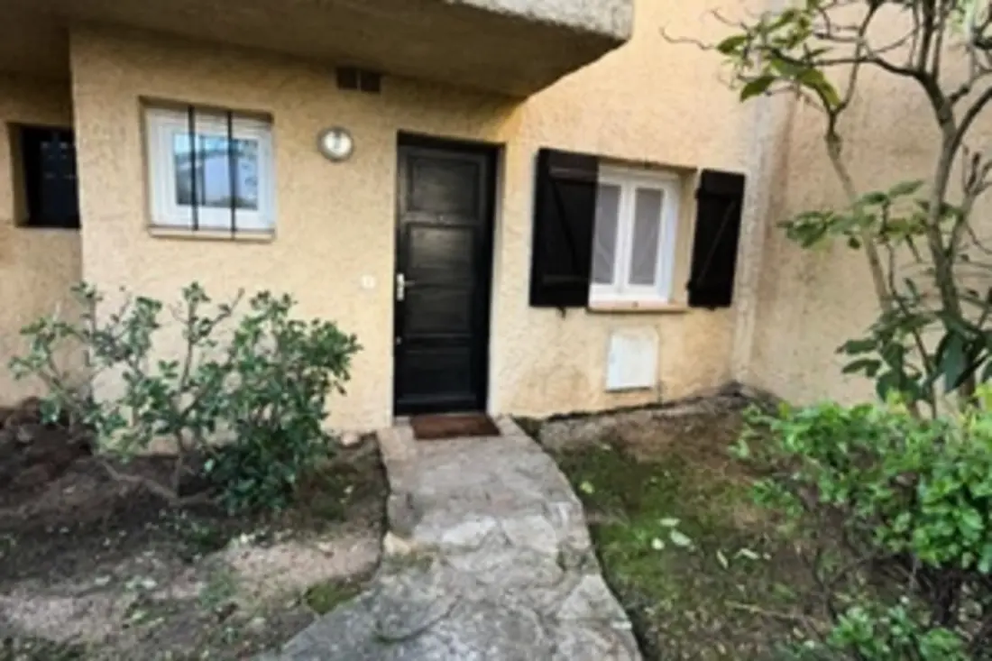 Bel Appartement Avec Piscine, 10 Min De La Plage