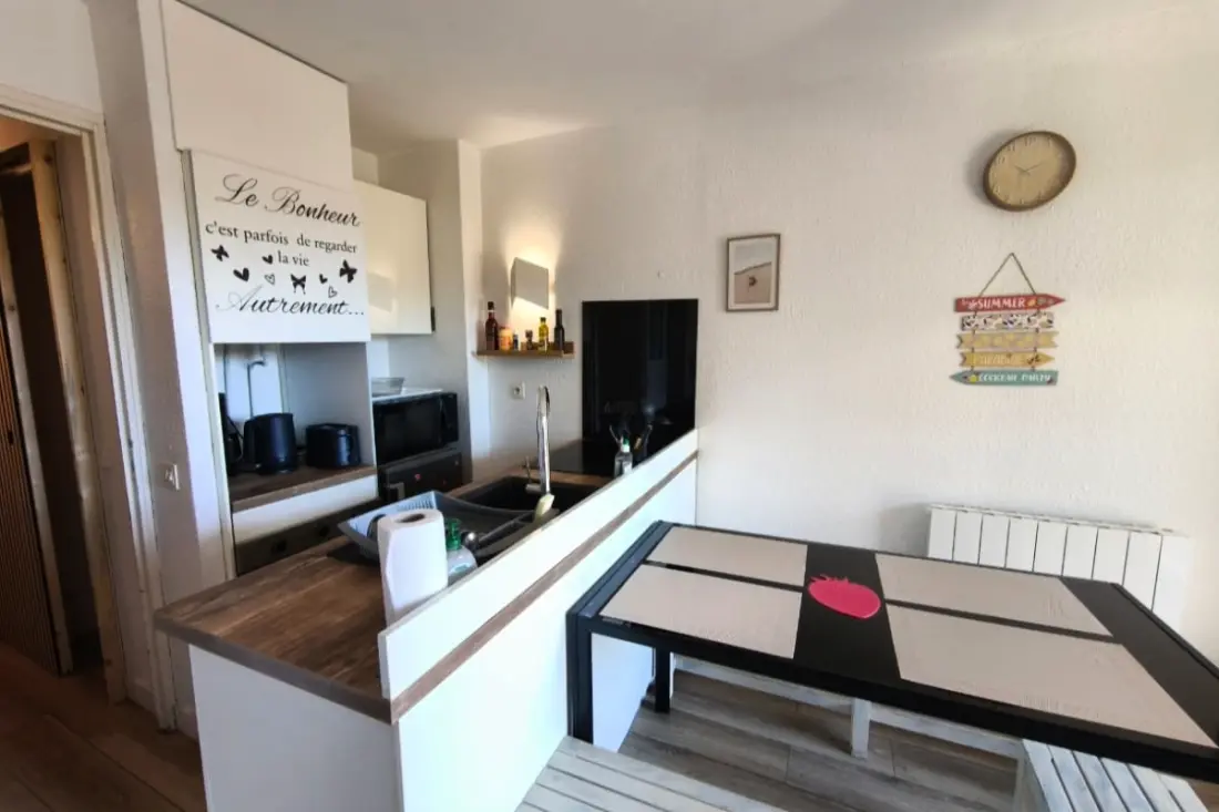 Bel Appartement Avec Piscine, 10 Min De La Plage