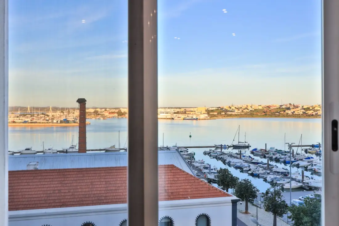 Torri Riverview Apartment