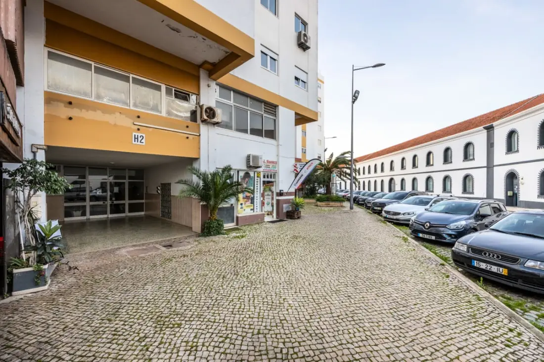 Torri Riverview Apartment