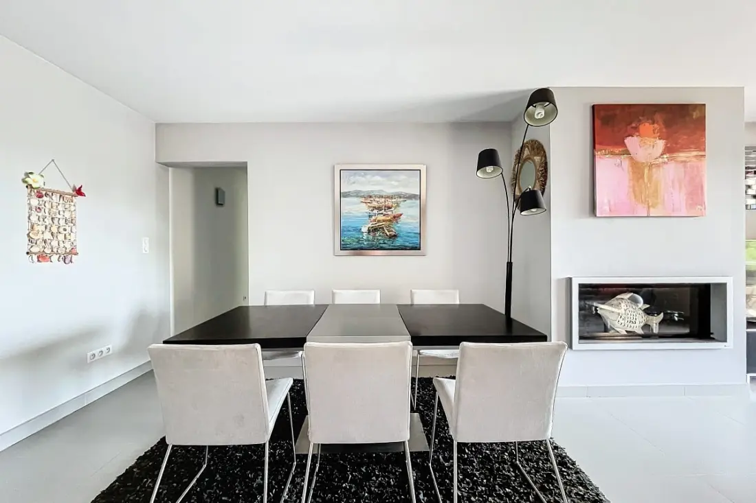 Elegant Appt Design Avec Balcon Et Piscine
