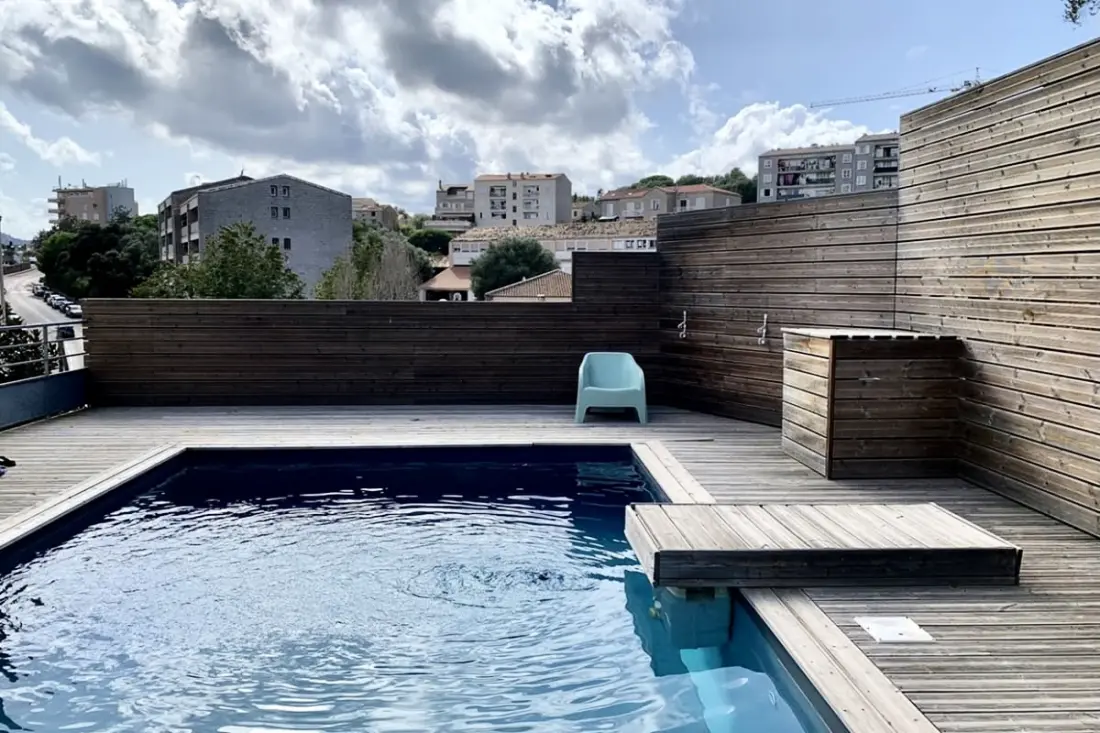 Elegant Appt Design Avec Balcon Et Piscine