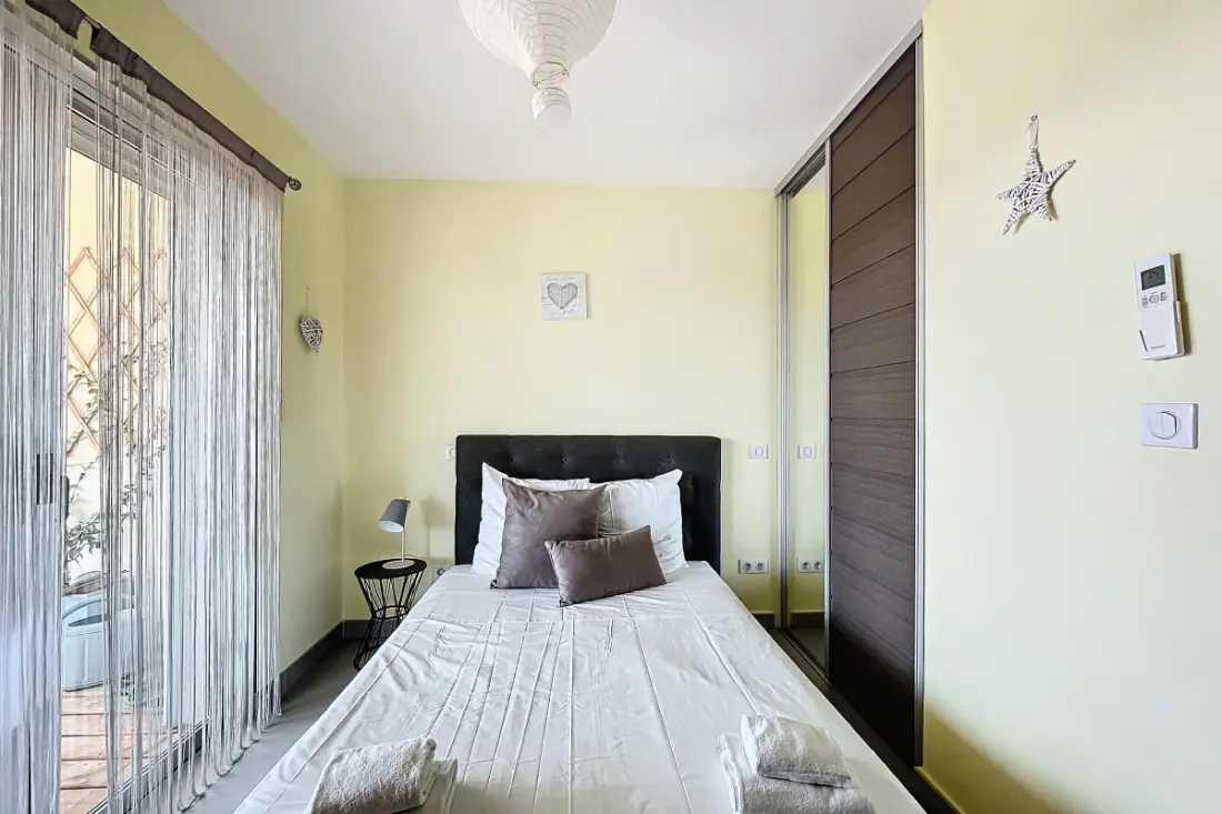 Elegant Appt Design Avec Balcon Et Piscine