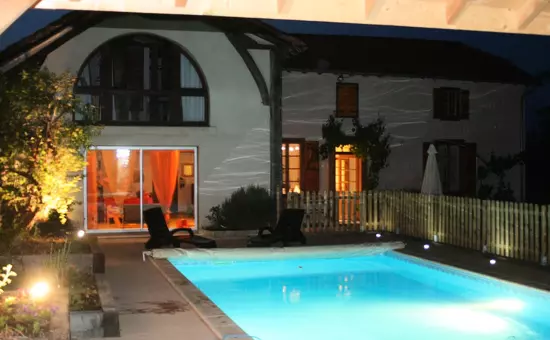 Maison 5 pièces 11 pers vue montagne et piscine