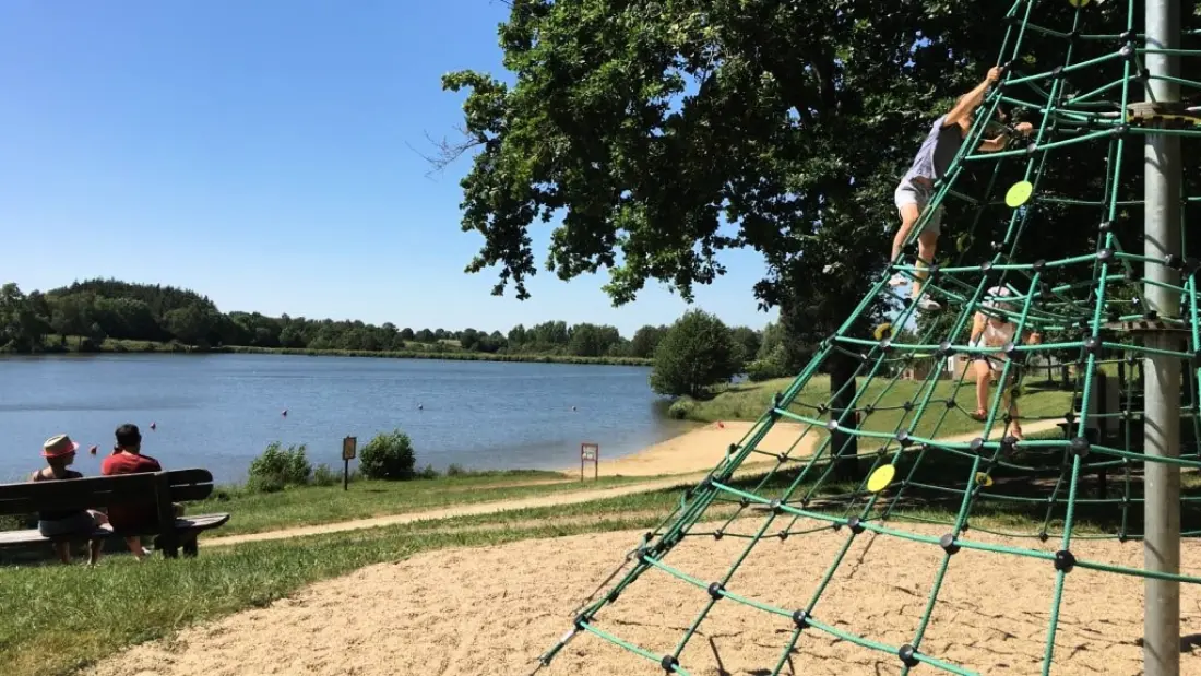 Camping Lac De Pouzauges 3 étoiles★★★
