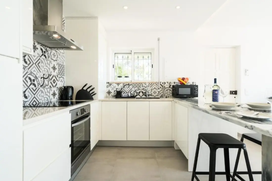 Waterside Village - Sea View Apartment