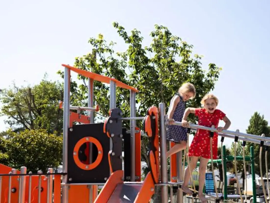 Camping Eden Villages La Pointe Saint-Gildas 3 étoiles★★★