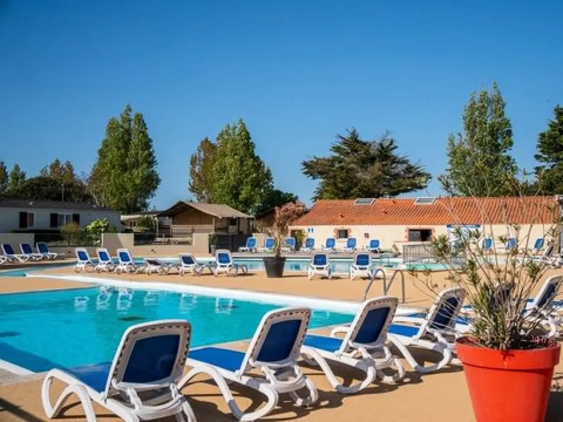Camping Eden Villages La Pointe Saint-Gildas 3 étoiles★★★